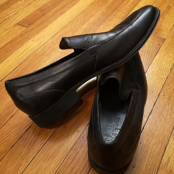 Cole Haan dress shoes (Men's) - Picture 5 of 8